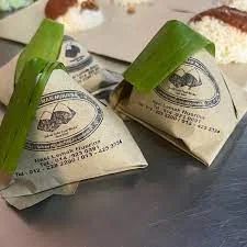 Nasi Lemak Daun Pisang Nuarina di TPK Park, Puchong